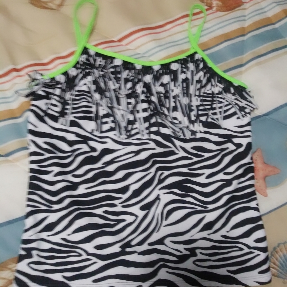 Girls fringed athletic top